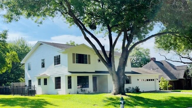 Photo - 155 April Waters Dr N