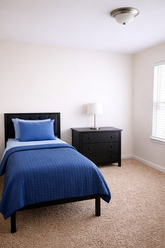 Photo - 272 William Nye Dr SE