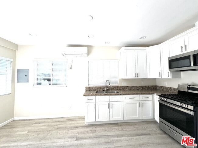 Photo - 1830 S Gramercy Pl