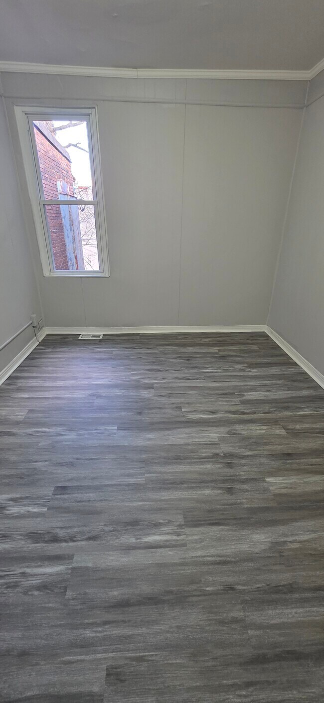 Photo - 1135 Poplar Grove St