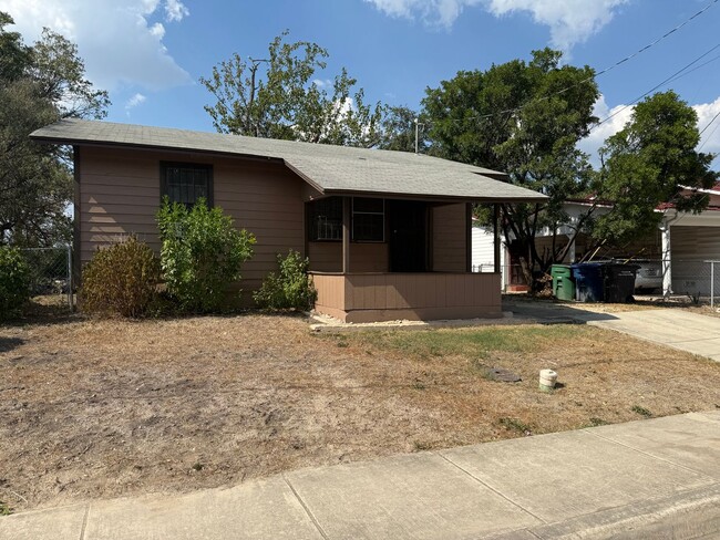 Building Photo - 3003 Venus St