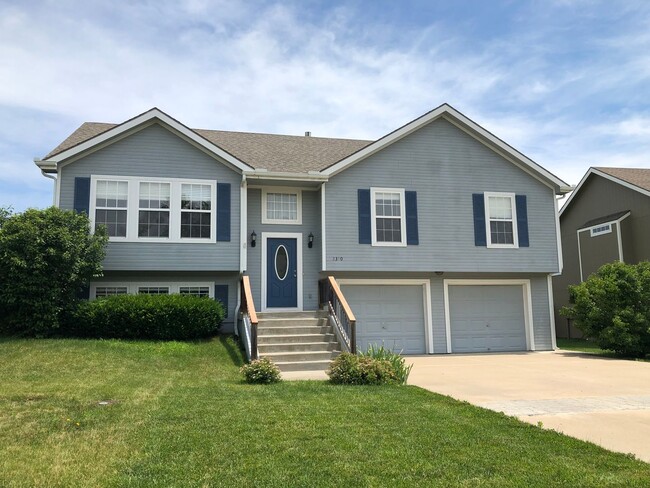 2310 Gettysburg Dr, Leavenworth, KS 66048 - 2310 Gettysburg Dr, Leavenworth, KS 66048 House