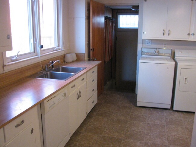 Photo - 710 W Stoughton Street