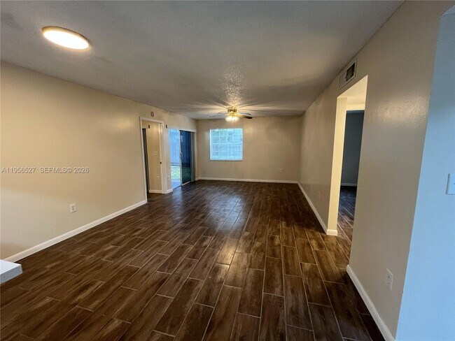 Photo - 464 NE 210th Cir Terrace Unit 10110A