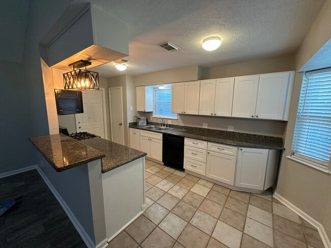 Photo - 3214 White Sail