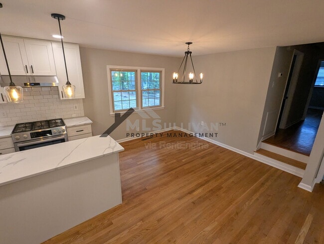 Photo - 6226 Dello St