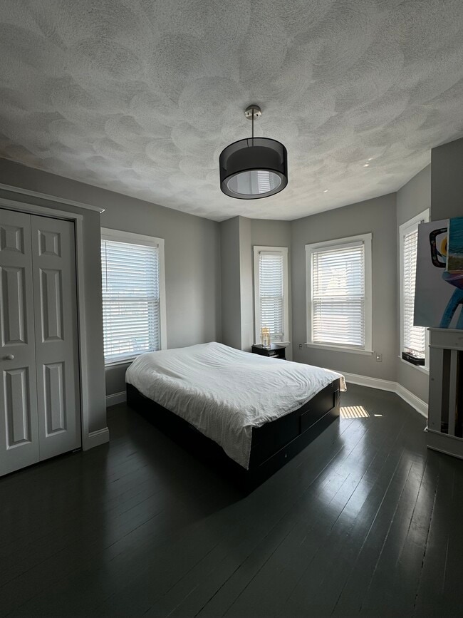 Photo - 1062 Saratoga St Unit 2 Beds and 1 Bath In East