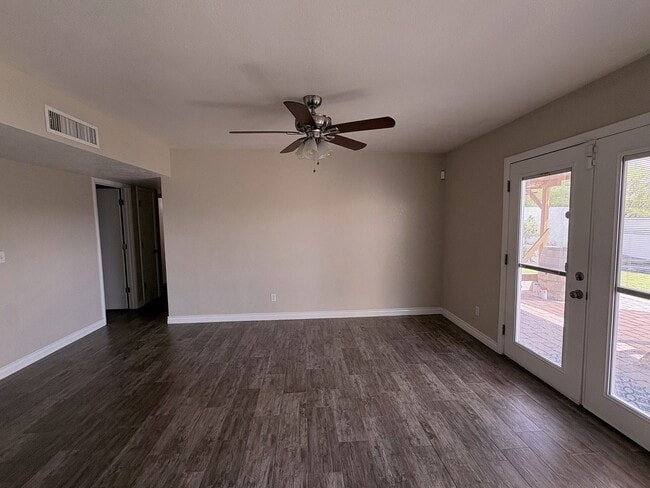 Photo - 3720 S Sarnoff Dr