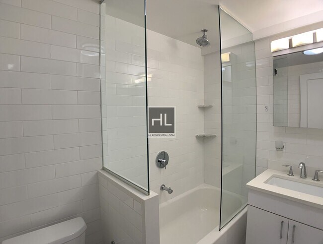 Photo - EAST 38 STREET Unit 8J