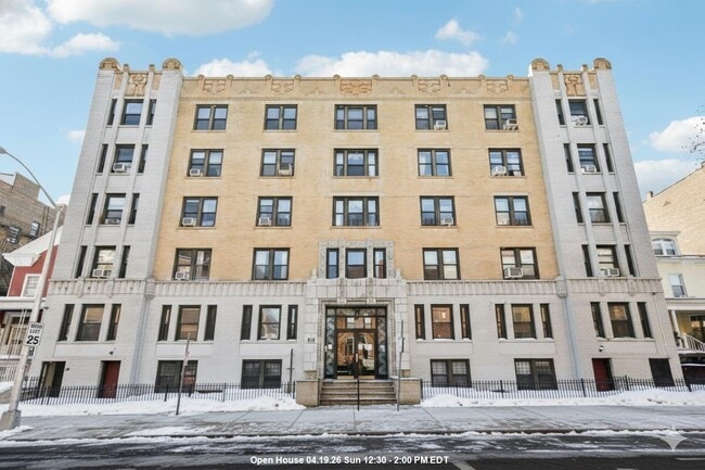 Building Photo - 333 Fairmount Ave Unit 5K