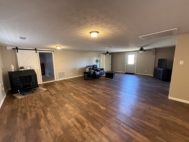 Photo - 11324 Rineyville Rd