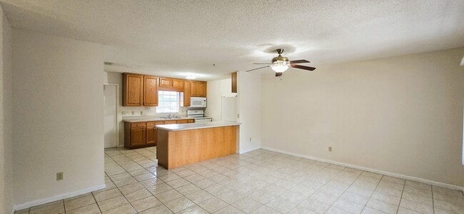 1425 Thousand Roses Dr S