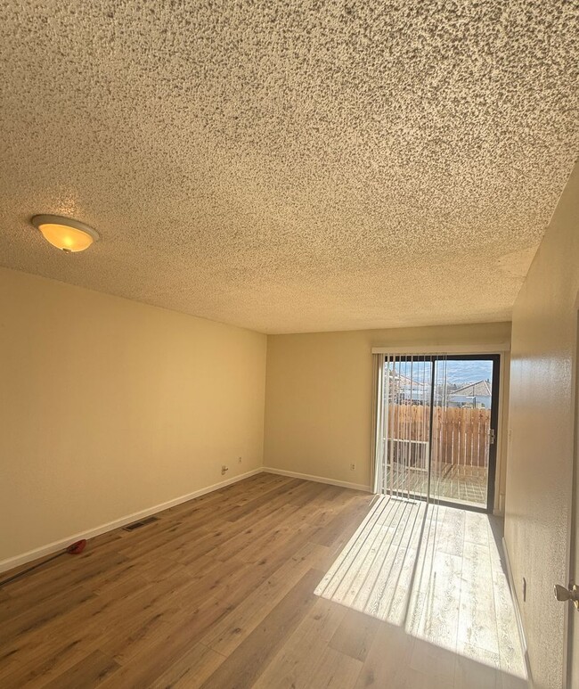 Photo - 2 Bedrooms 1.5 Bathrooms in Northwest Reno