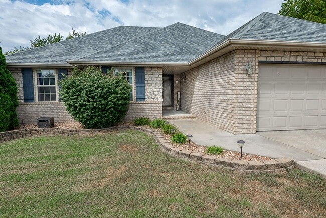 Photo - 4 Bedroom | 2 Bathroom | 2 Car Garage | Ba...