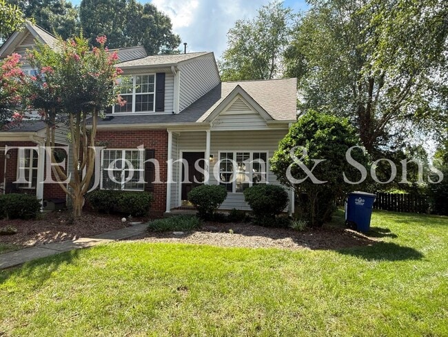 Building Photo - Beautiful 3BR Home with Vaulted Ceilings, Community Pool & Main Level Primary Suite