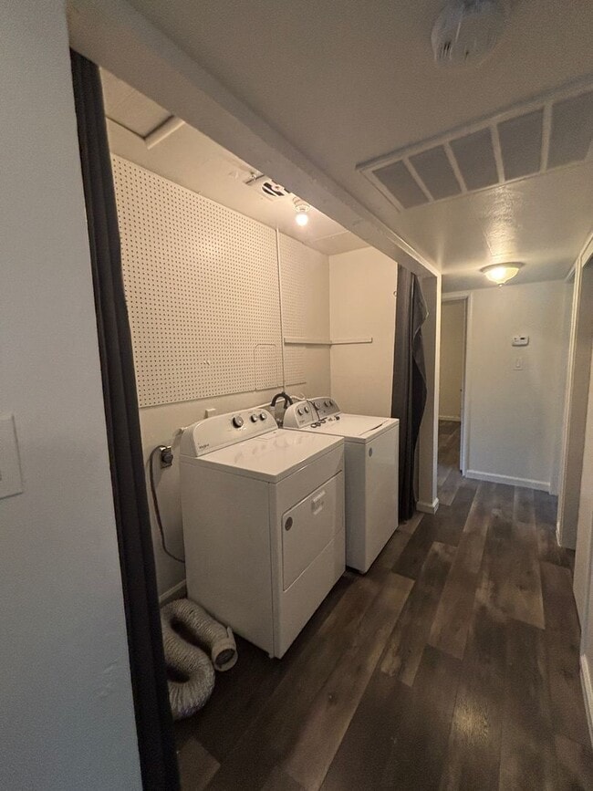 Photo - East Roseville, Sierra Gardens 3 Bedroom, 2 Bathroom, 2 Car Garage, Oversized Driveway, Culde-sac...