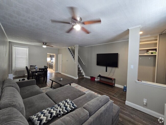 Building Photo - 1212 Walnut St Rental