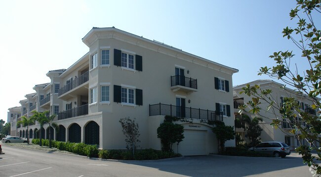 Photo - Charleston Square