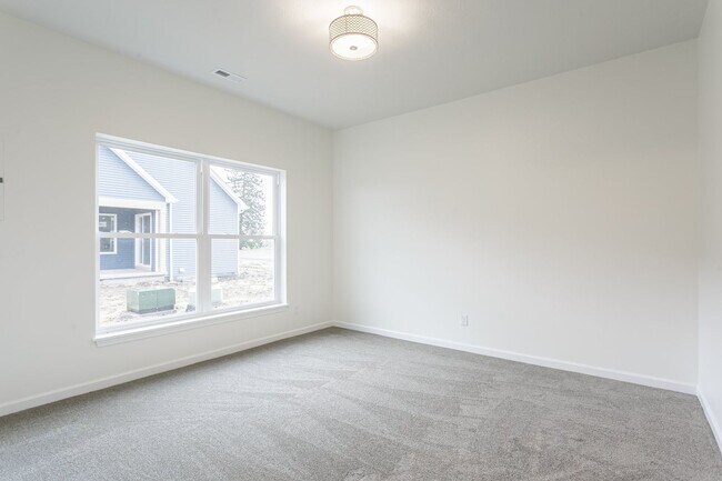 Fourmile Creek Apartments and Townhomes