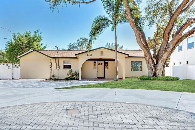 Building Photo - 3402 W Van Buren Dr Rental