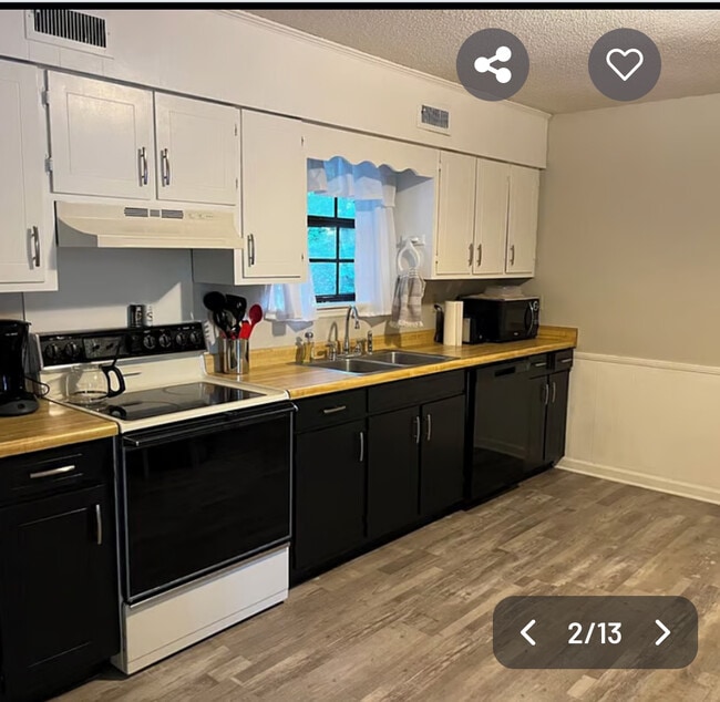 Photo - 265 Robin Ln NW