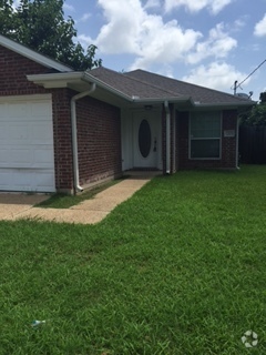 Building Photo - 3/2 just minutes from TAMU campus Rental