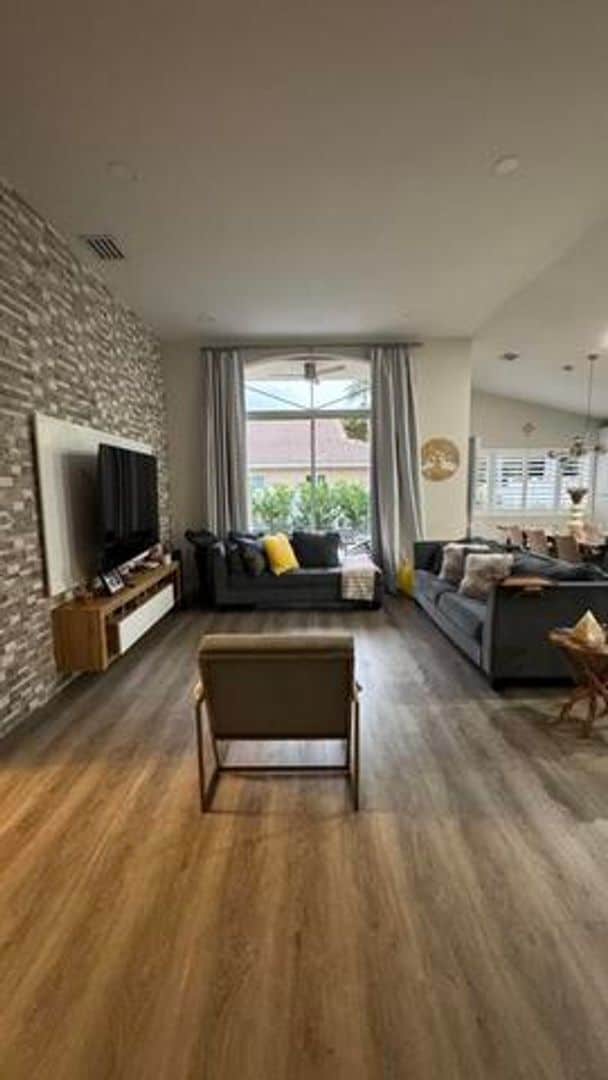 Photo - 672 NW 45th Ave