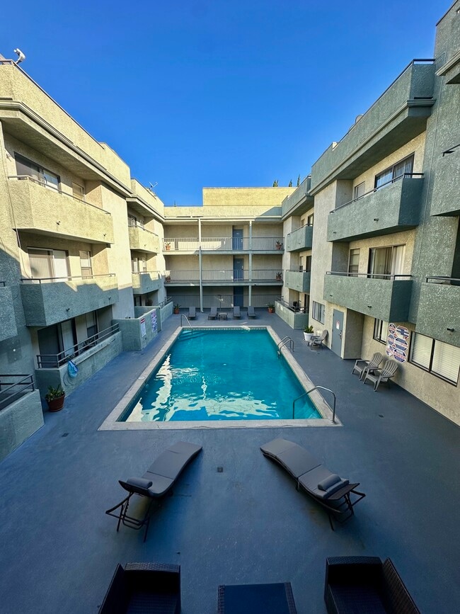 Regency Apartments - Regency Apartments