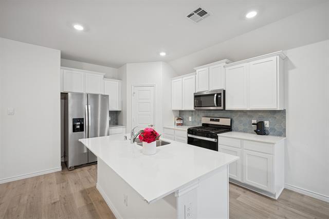 Photo - 907 Marigold St