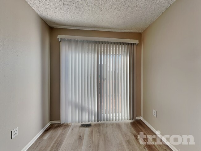 Photo - 9181 Newton St