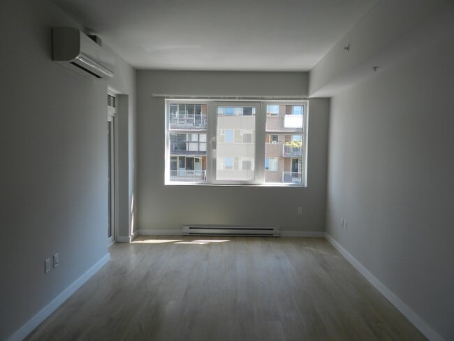 Photo - WELCOME TO THE UPSIDE - ONE BEDROOM PLUS DEN APARTMENT AVAILABLE Unité 302
