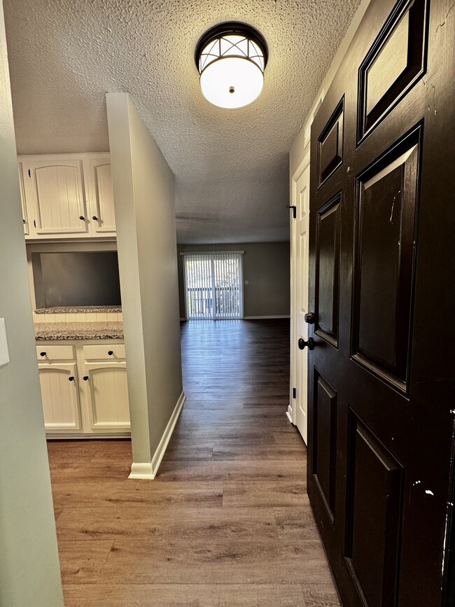Entry into condo - 122 Turnwood Ln Unit 122 Turnwood Lane