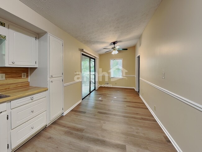 Photo - 3664 Stonewall Dr NW