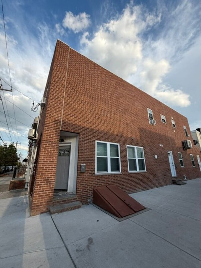 Building Photo - 370 Jackson St Unit 370 Jackson 1st Fl front