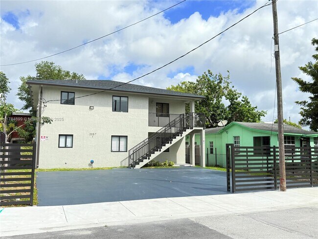 Building Photo - 2057 Washington Ave Unit 2 Rental