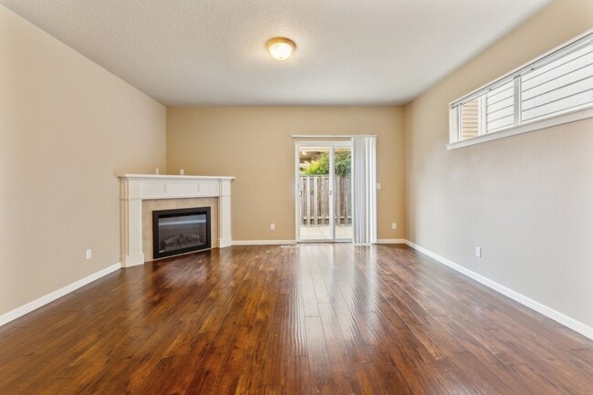 Photo - 2690 Kingwood St