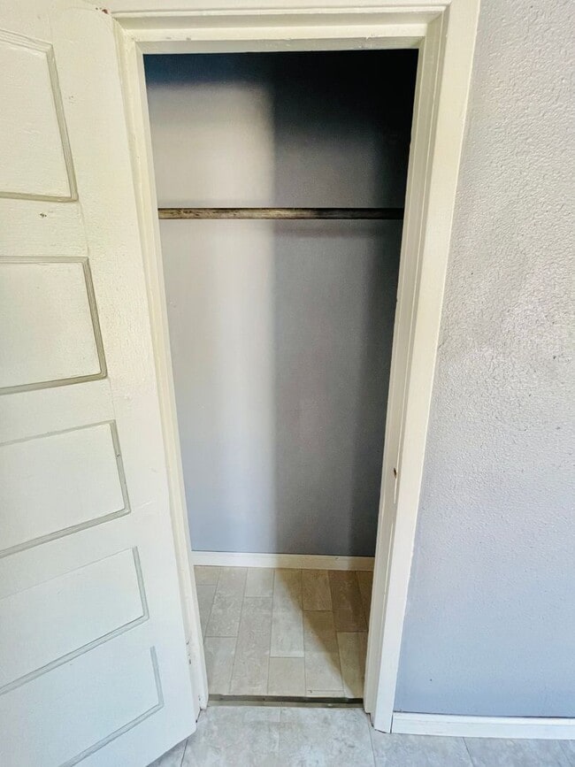 Photo - 515 Wallace St Unidad B