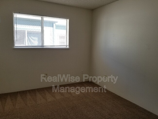 Photo - 1112 SW 5th St