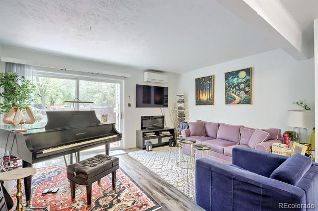 Photo - 1190 Poplar Ave