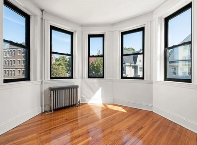 Photo - 69 Quint Ave