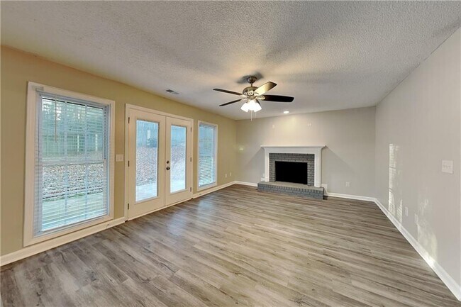 Photo - 4203 E Emerald Dr NW