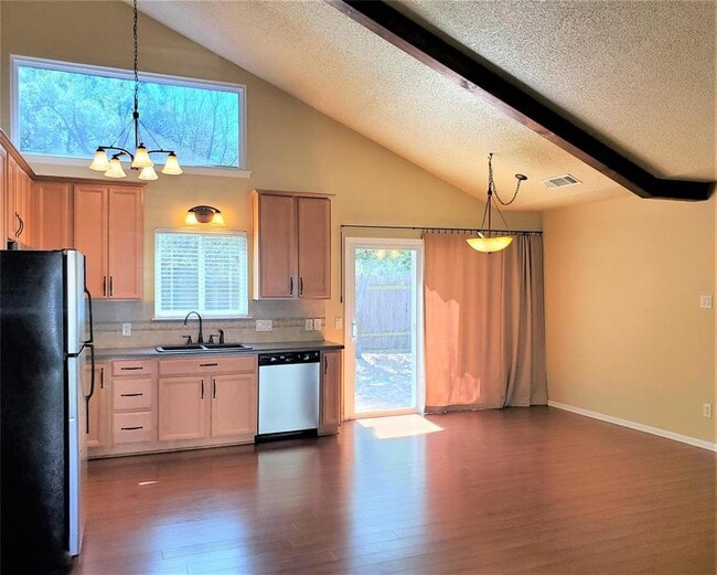 Photo - 11905 Bell Ave