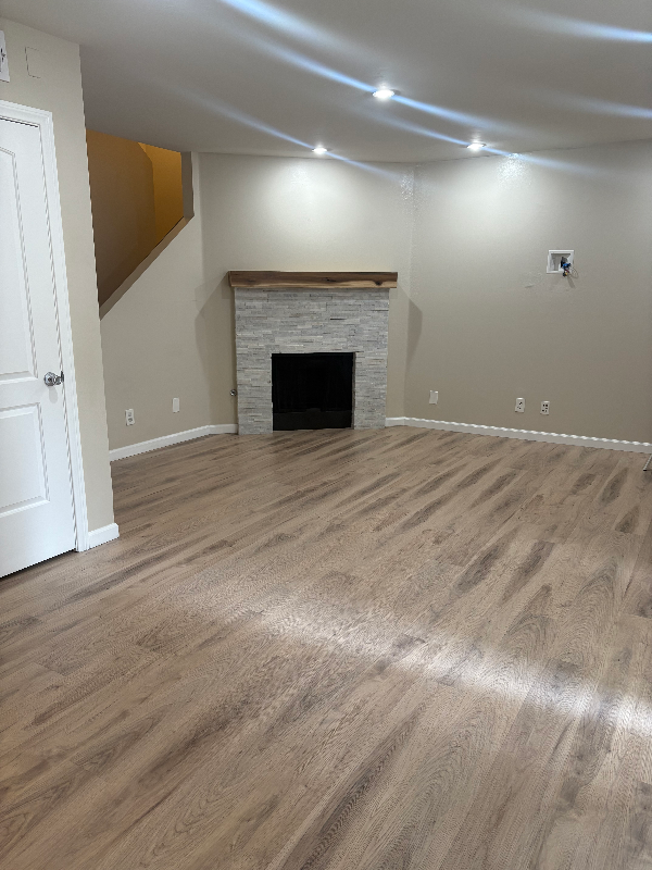 Building Photo - 803 E Victoria St Rental