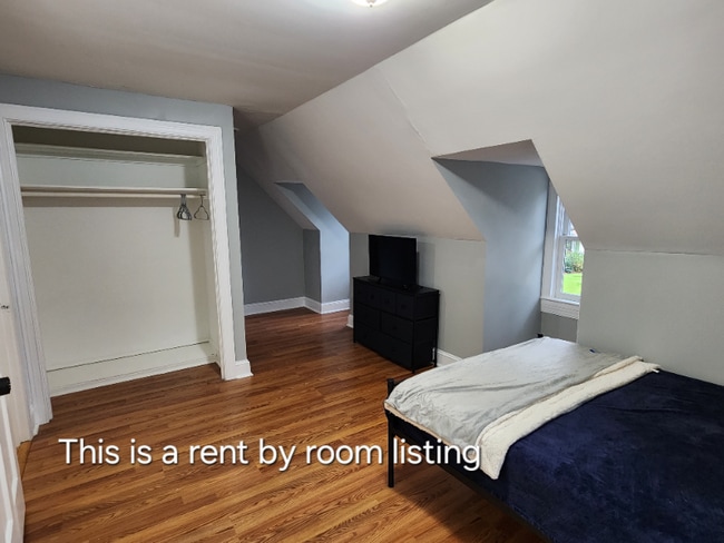 Photo - 558 Avent St