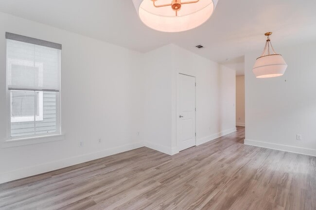 Photo - 2207 Government St