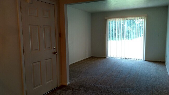 Common Area - 8045 Pippin Rd Unit C3