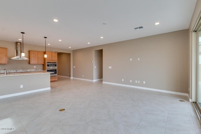 Photo - 17695 W Buchanan St