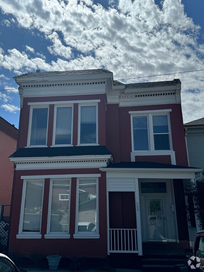 Building Photo - Large house next to MT Tech