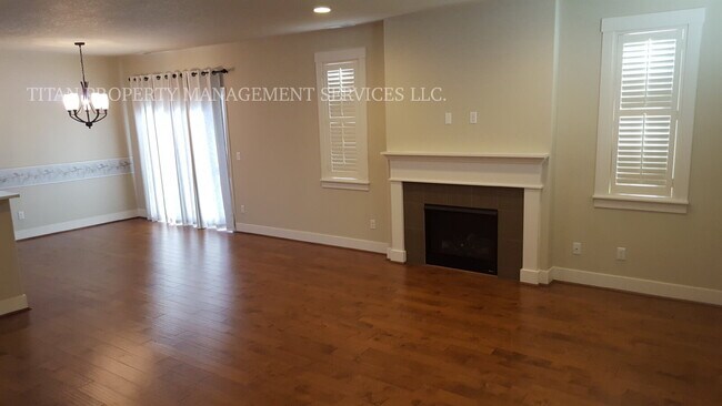 Charming 3-Bed Oasis with 2.5 Baths in Wilsonville - Perfectly Spacious at 1,530 Sq Ft!