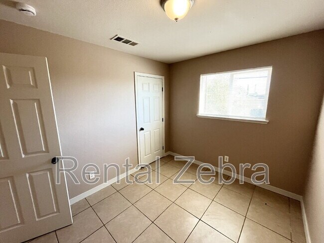 Photo - 2782 Determine Ave